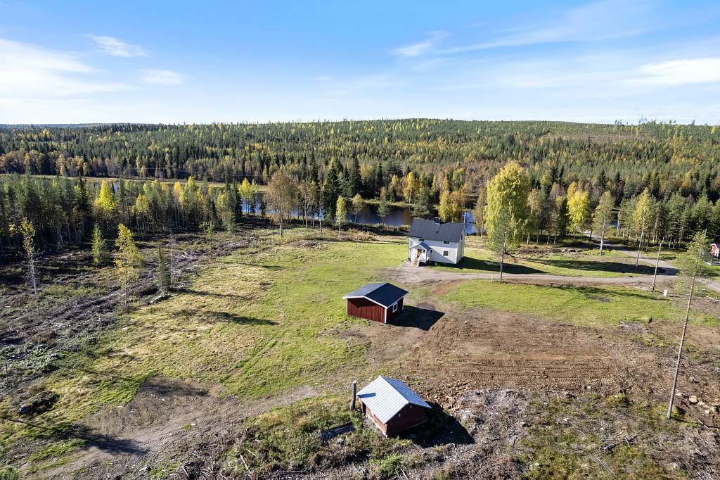 Kenttäsaari 6, Pajala